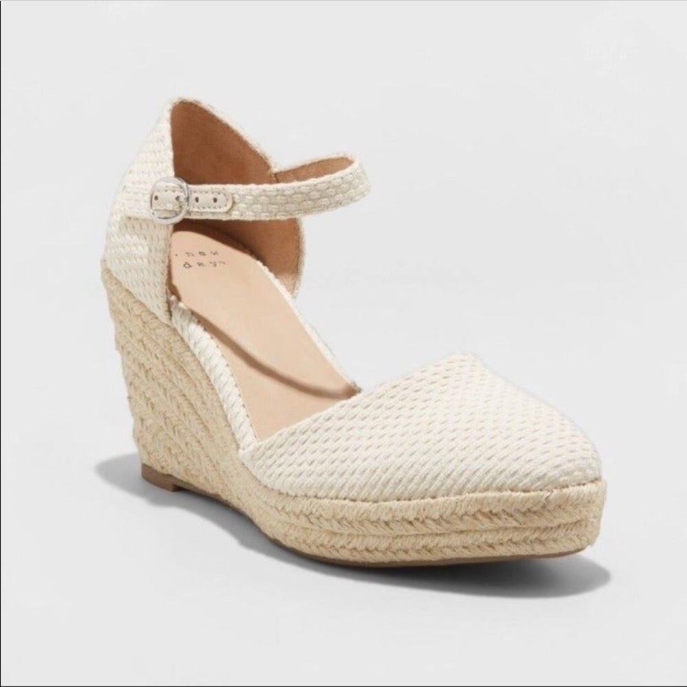 BNWT Cream espadrille wedges